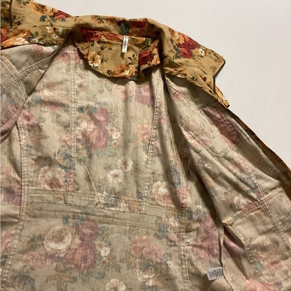 Passport’s Floral Print Jacket Size Medium - Picture 7 of 10